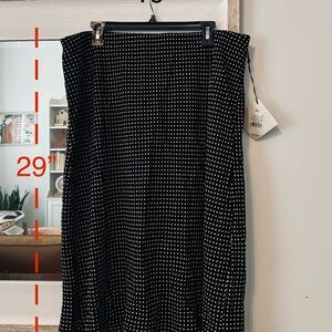 XXL 🖤 Black & Off-White Dot Skirt